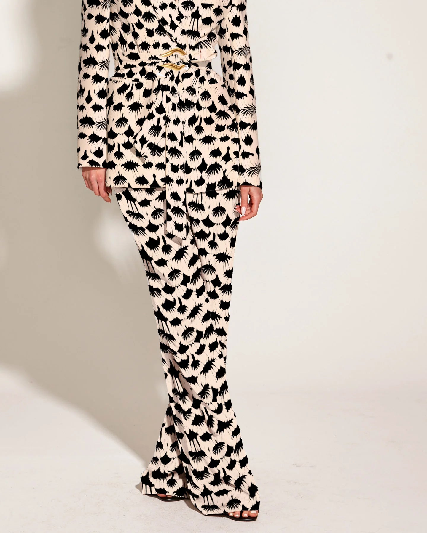 Fate & Becker - Fancy Like Wide Leg Elastic High Waist Pant - Black/White Fan
