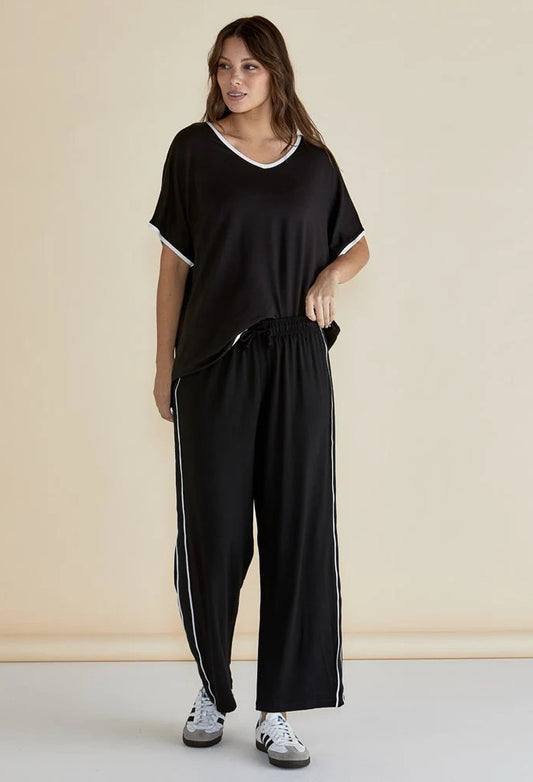Betty Basics - Clara Tee - Black