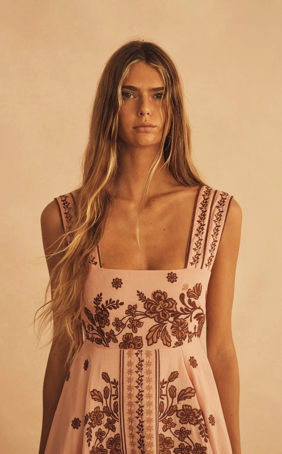 Înfiorată Embroidered Empire Maxi Dress
