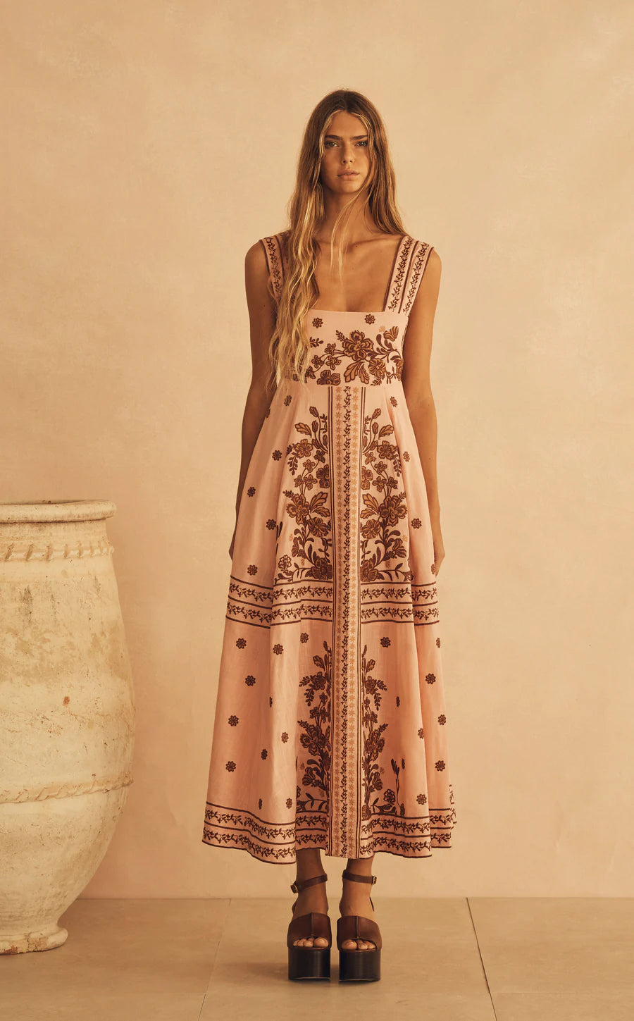 Înfiorată Embroidered Empire Maxi Dress