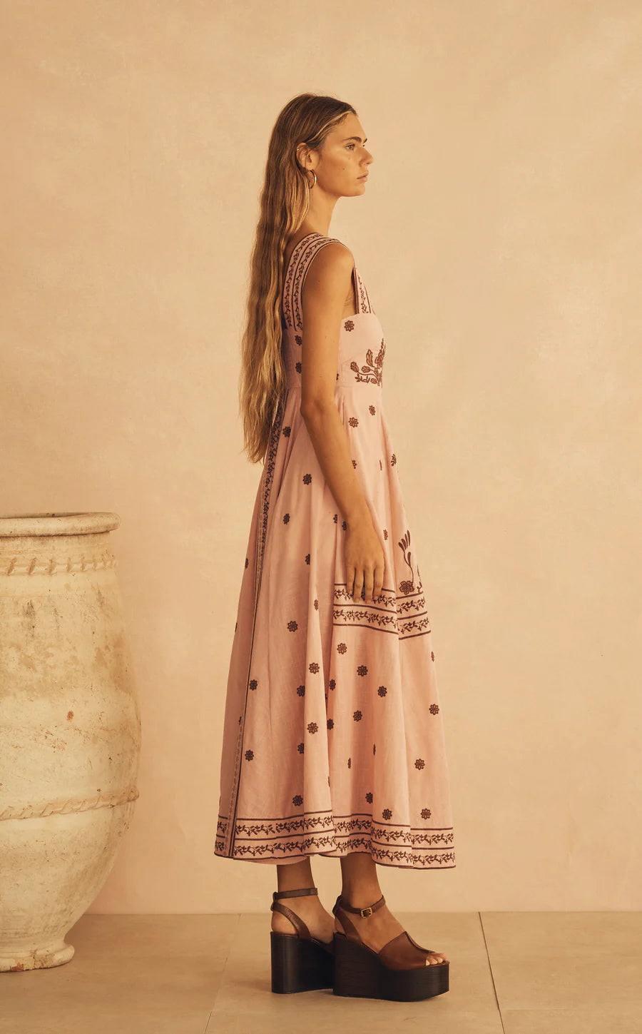 Înfiorată Embroidered Empire Maxi Dress