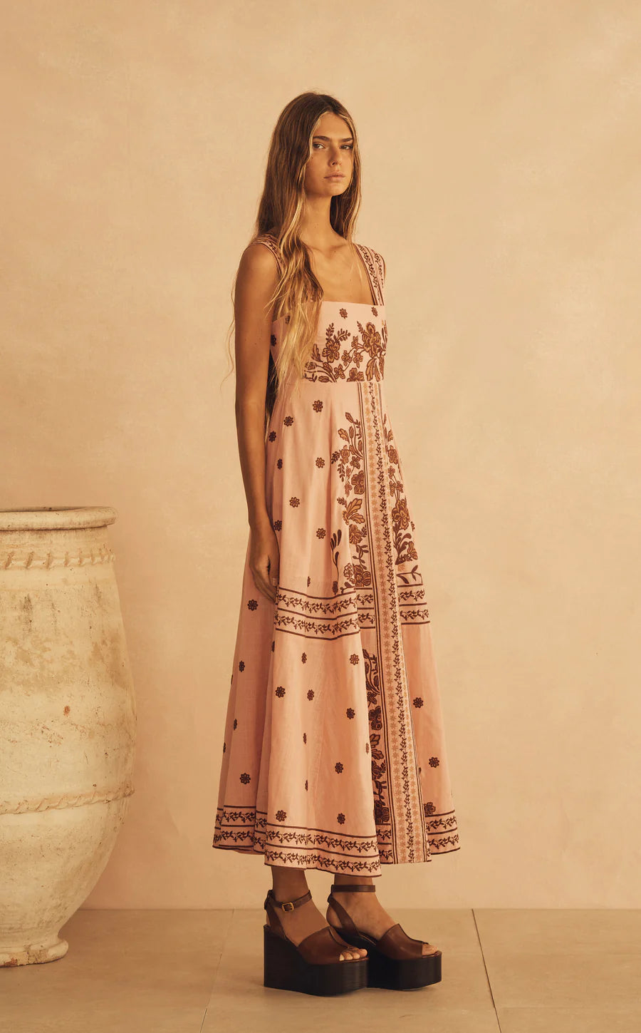 Înfiorată Embroidered Empire Maxi Dress
