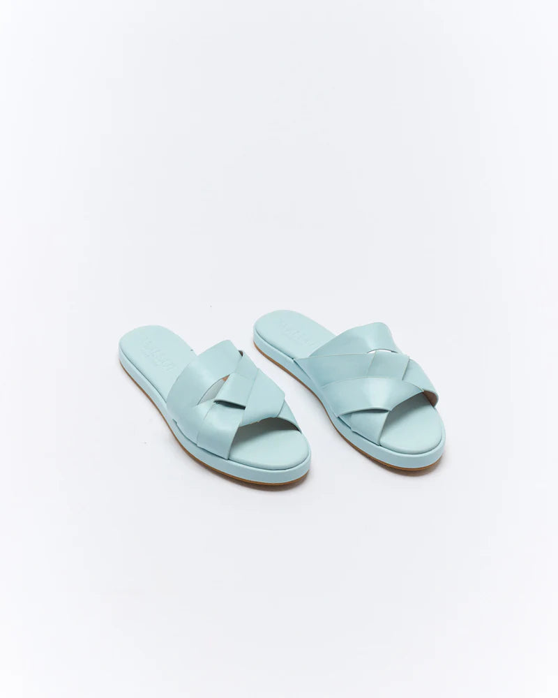 Walnut Melbourne - Laine Leather Slide - Sky