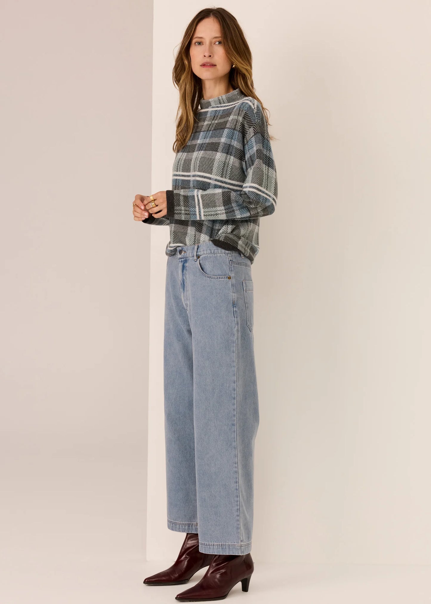 Pol Clothing - Andie Cropped Jean - Blue Wash