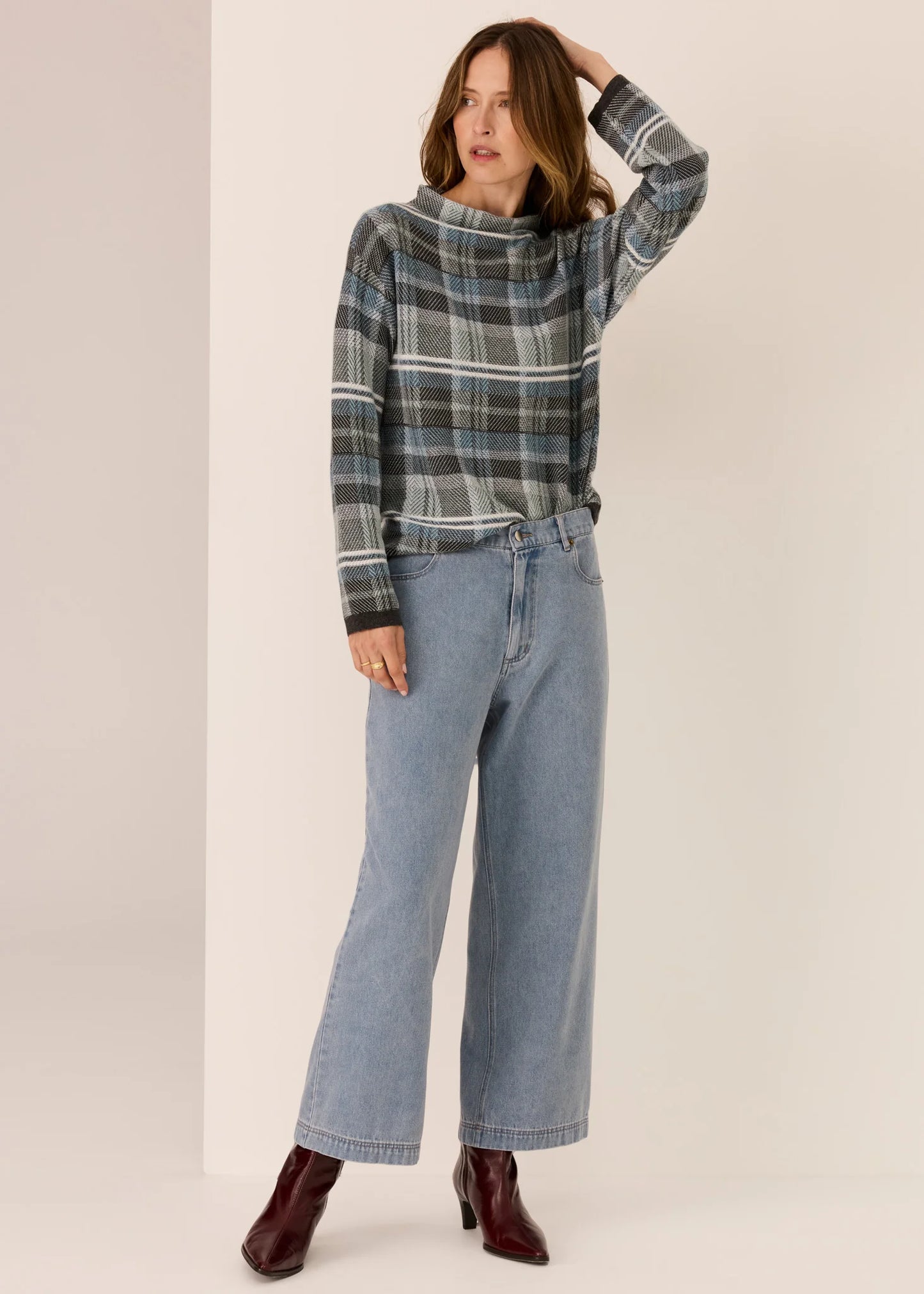 Pol Clothing - Andie Cropped Jean - Blue Wash